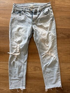 Old Navy Light Blue Distressed Ankle Jeans